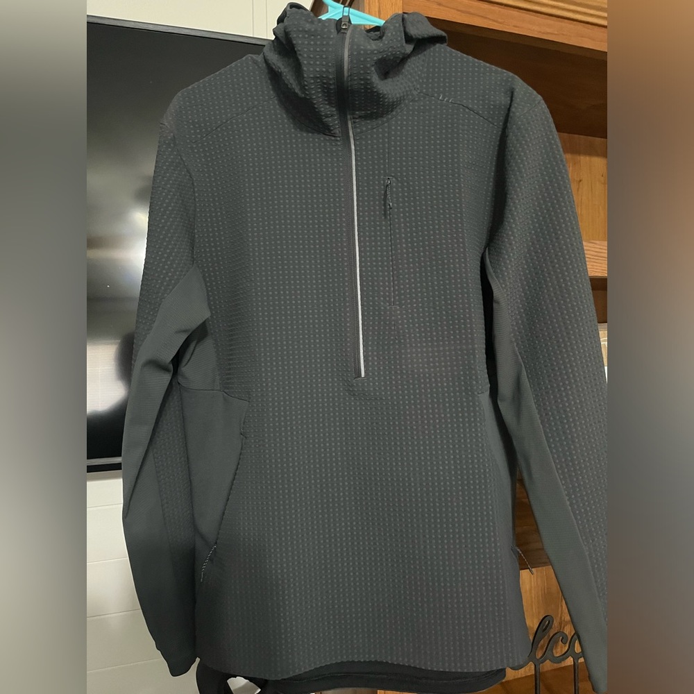 Mens Lululemon pullover